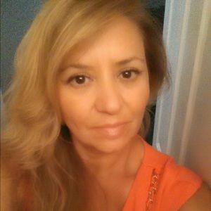 Meet your Posher, Angela